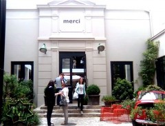 Entrance of "Merci"
