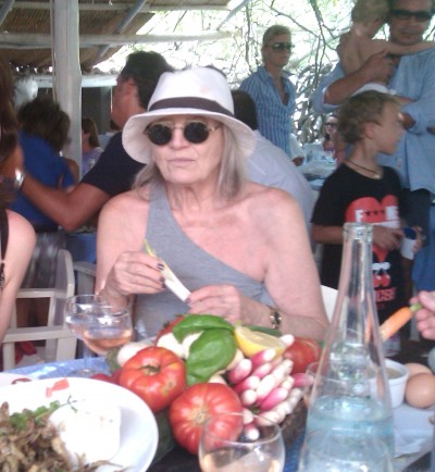 My "Casablanca" hat at Club 55... | Copyright Lettre de Paris