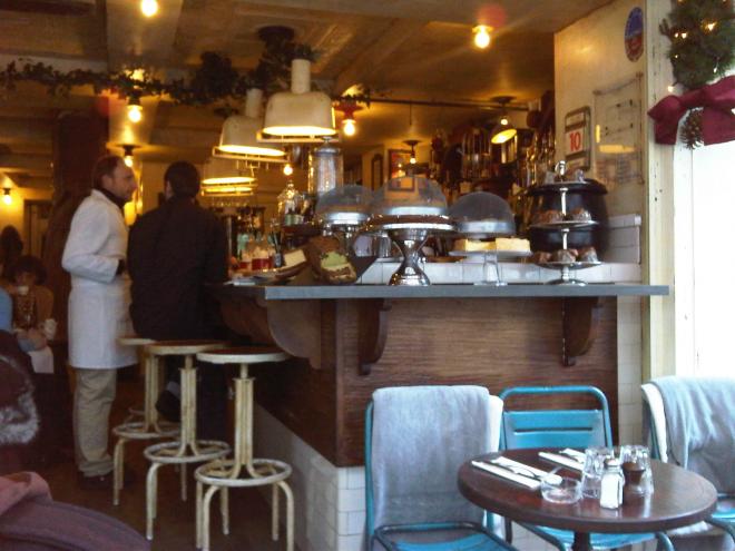 The bar... Café L'Eclair...